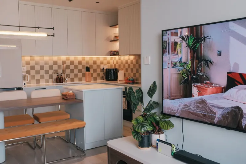 Hot Take: Small Apartments Can Be the Coziest Spaces of All — If You Stop Fighting the Square Footage